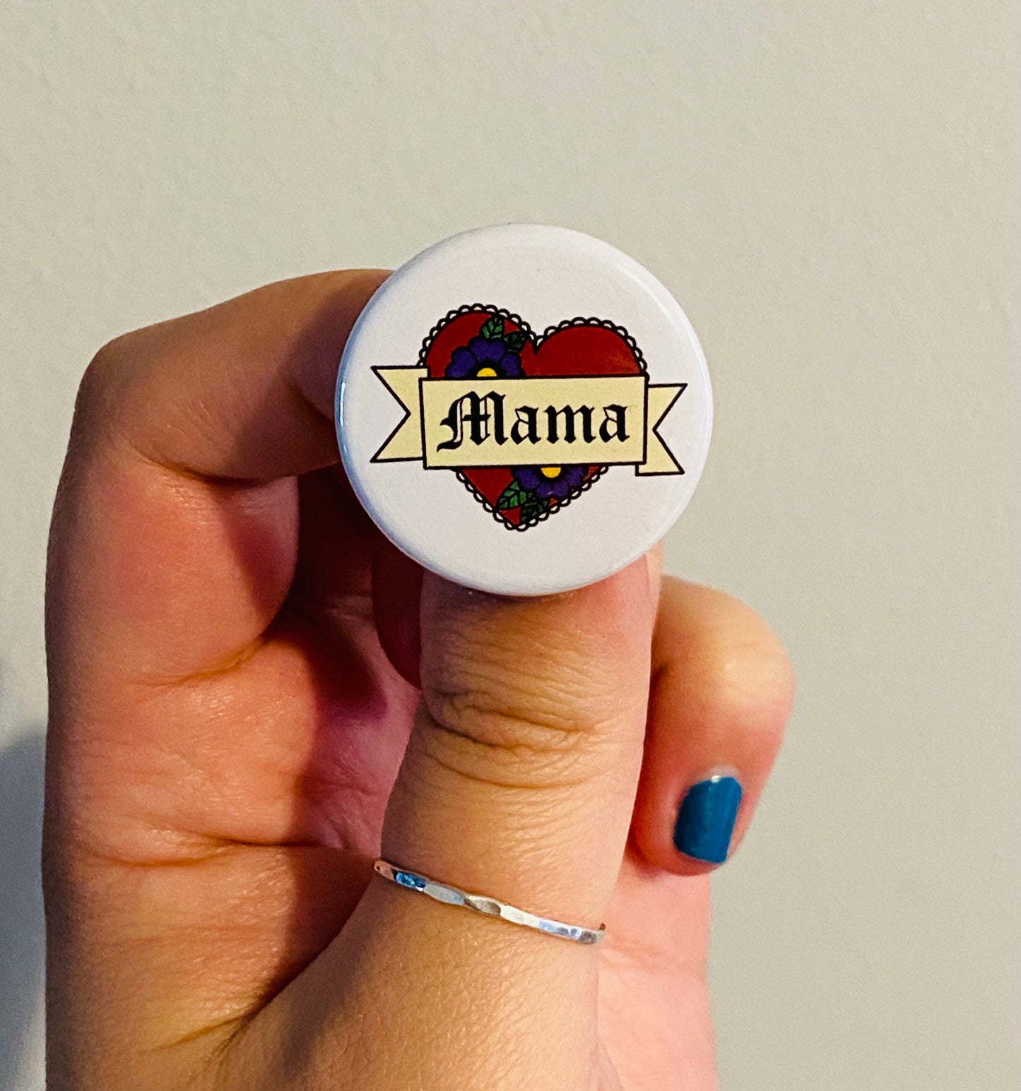 Mama // 32mm button pin badge
